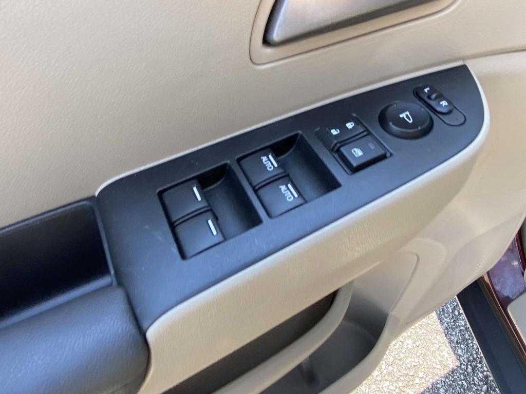 used 2013 Honda Odyssey car, priced at $6,000