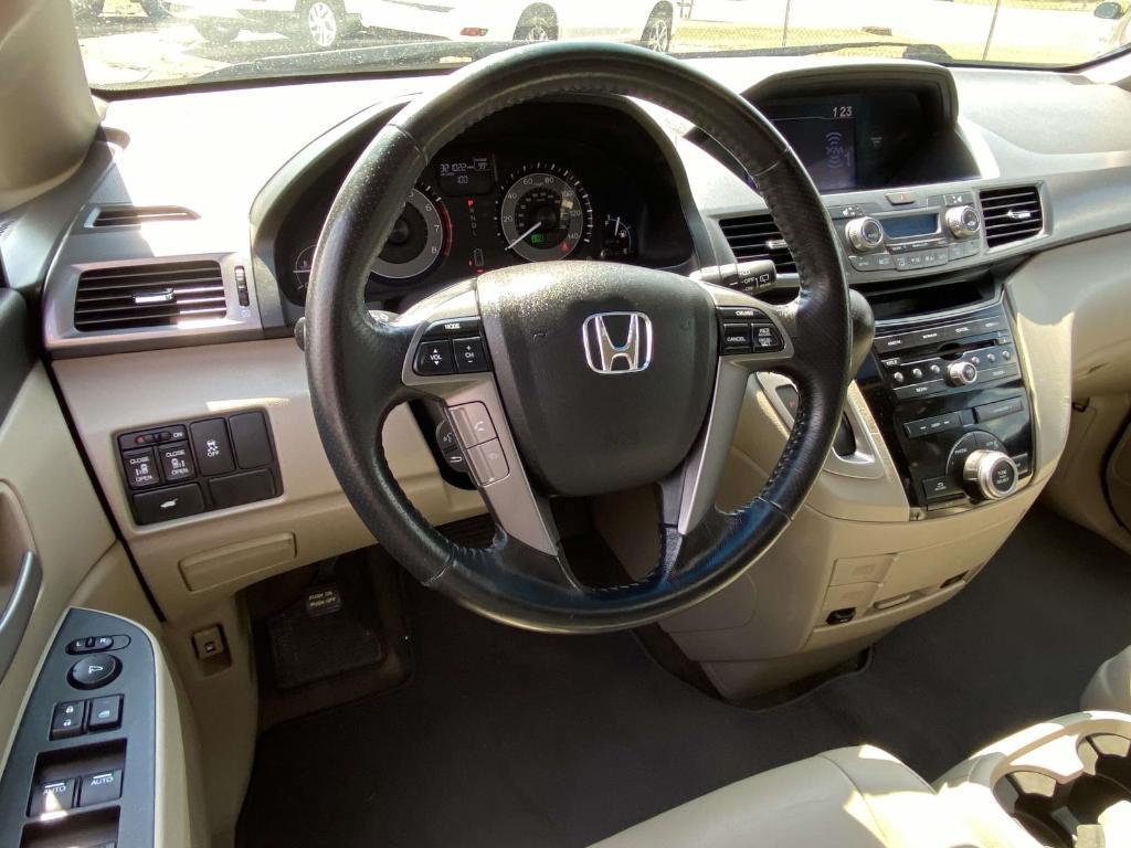 used 2013 Honda Odyssey car, priced at $6,000