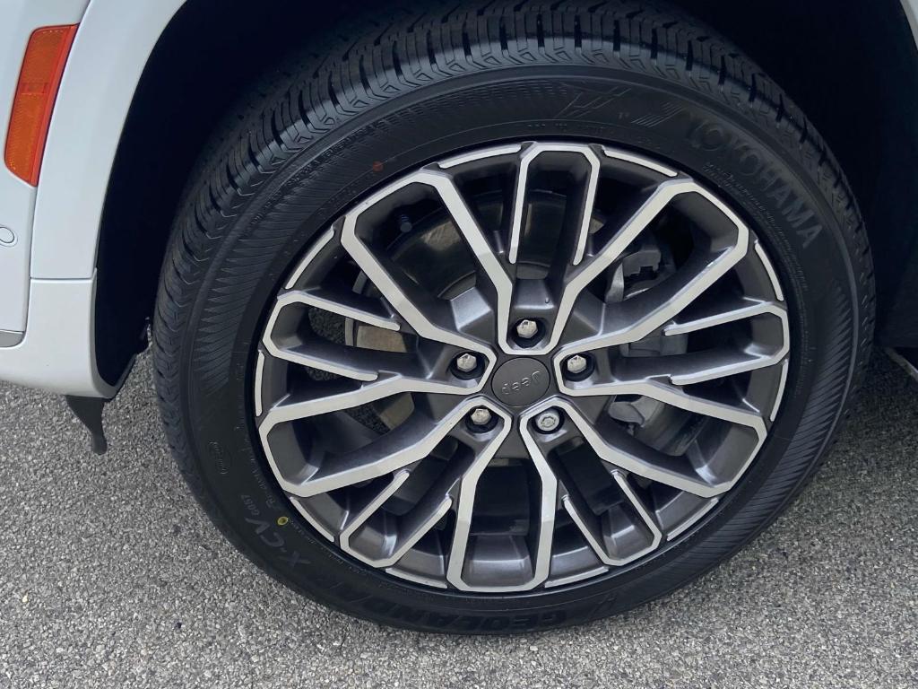 used 2022 Jeep Grand Cherokee L car, priced at $33,000