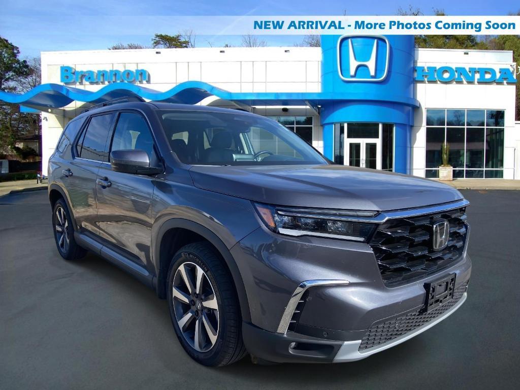 used 2024 Honda Pilot car, priced at $43,555