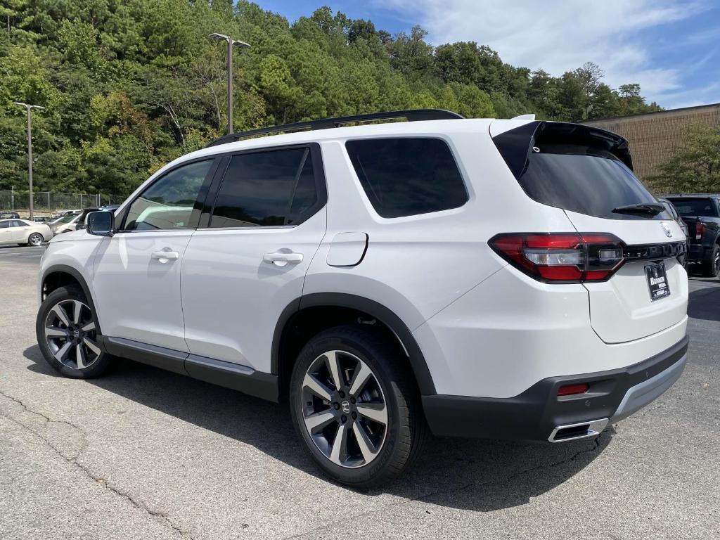 new 2025 Honda Pilot car