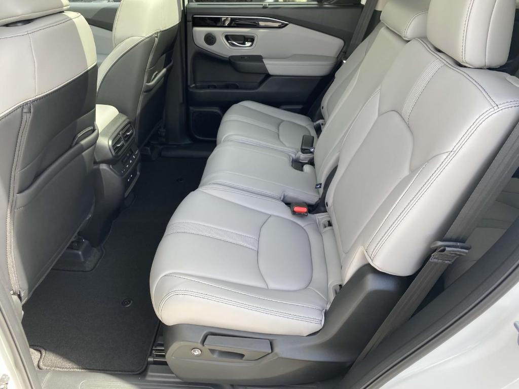 new 2025 Honda Pilot car