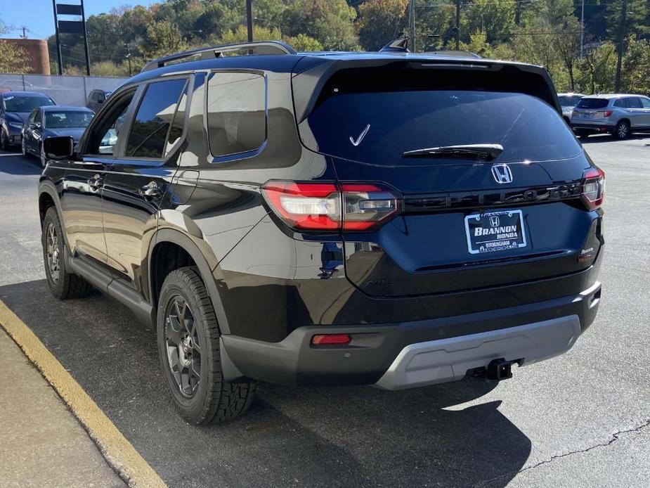 new 2025 Honda Pilot car, priced at $50,795