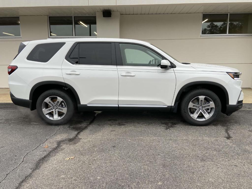 new 2025 Honda Pilot car, priced at $47,450