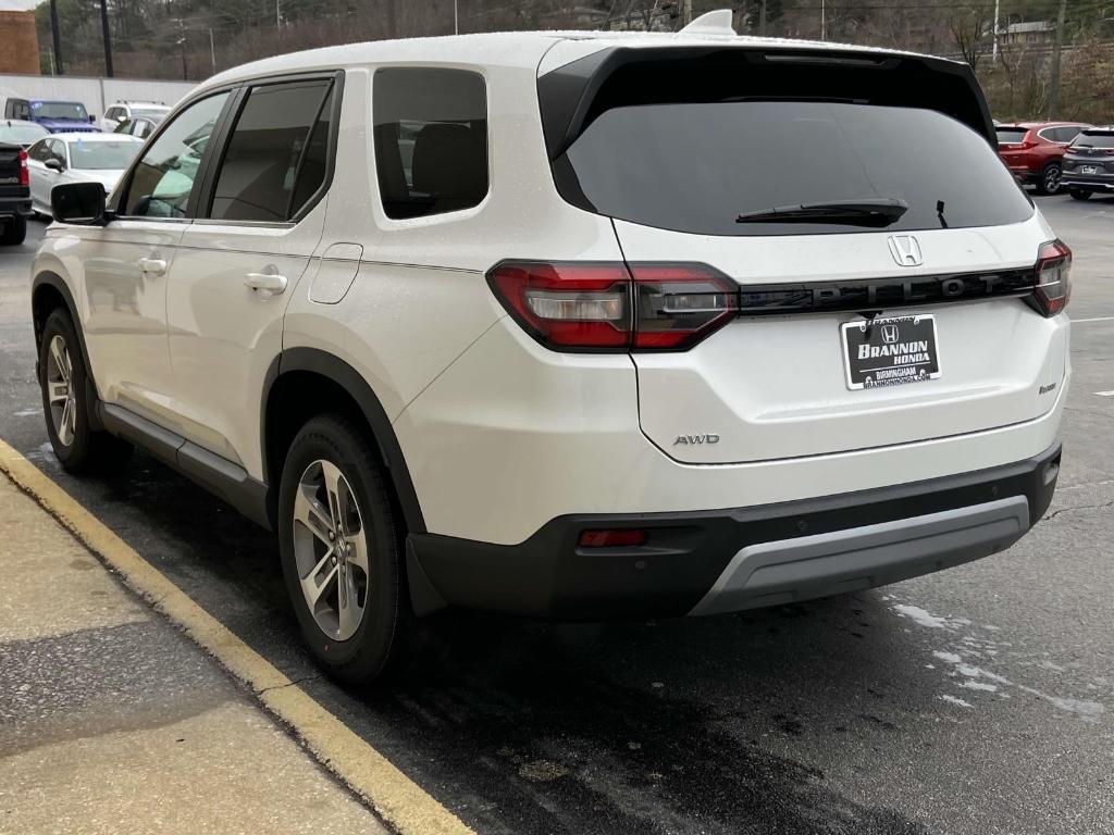 new 2025 Honda Pilot car, priced at $47,450