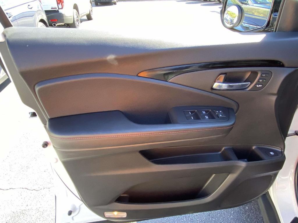 used 2025 Honda Ridgeline car, priced at $41,000