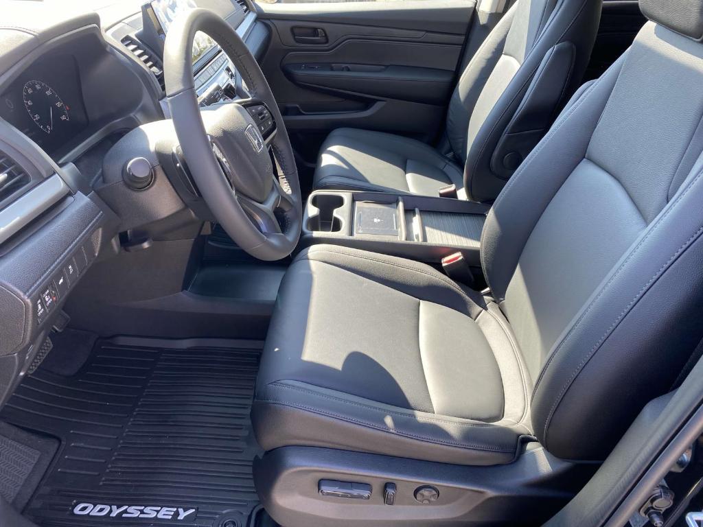 new 2026 Honda Odyssey car, priced at $42,683