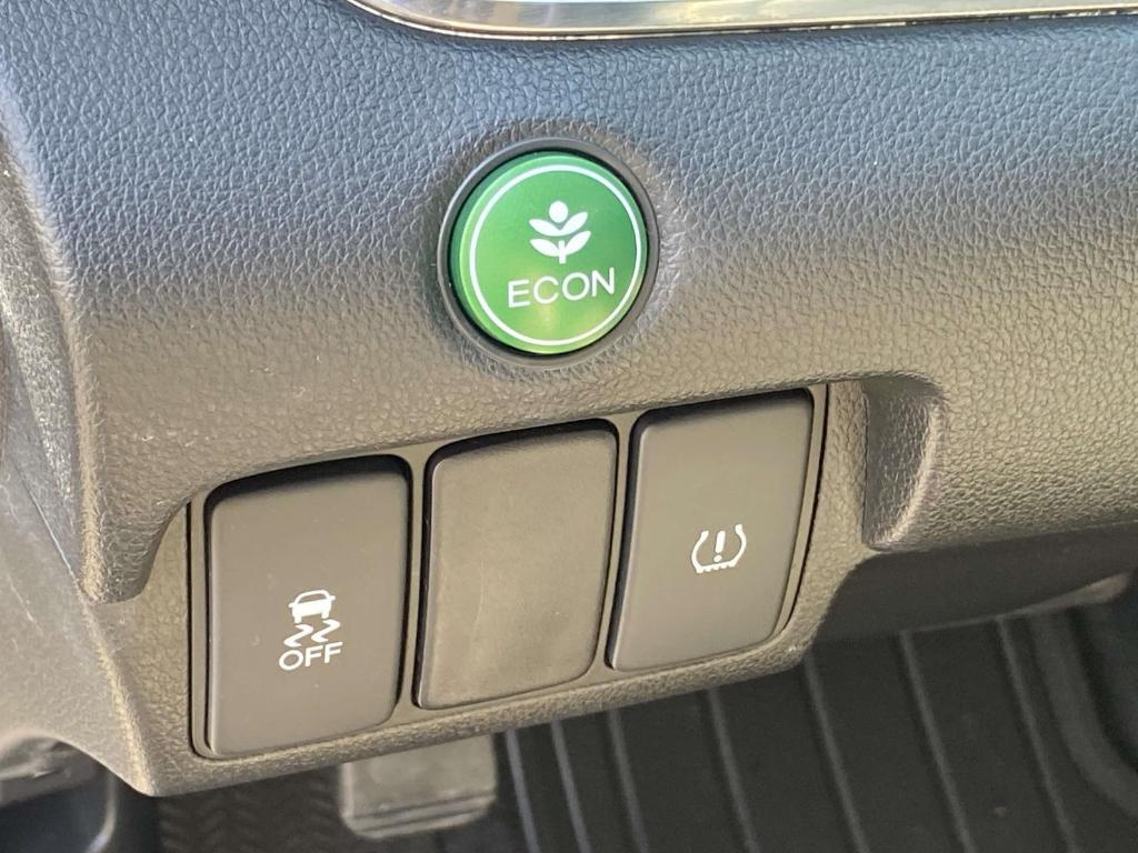 used 2015 Honda CR-V car, priced at $10,000