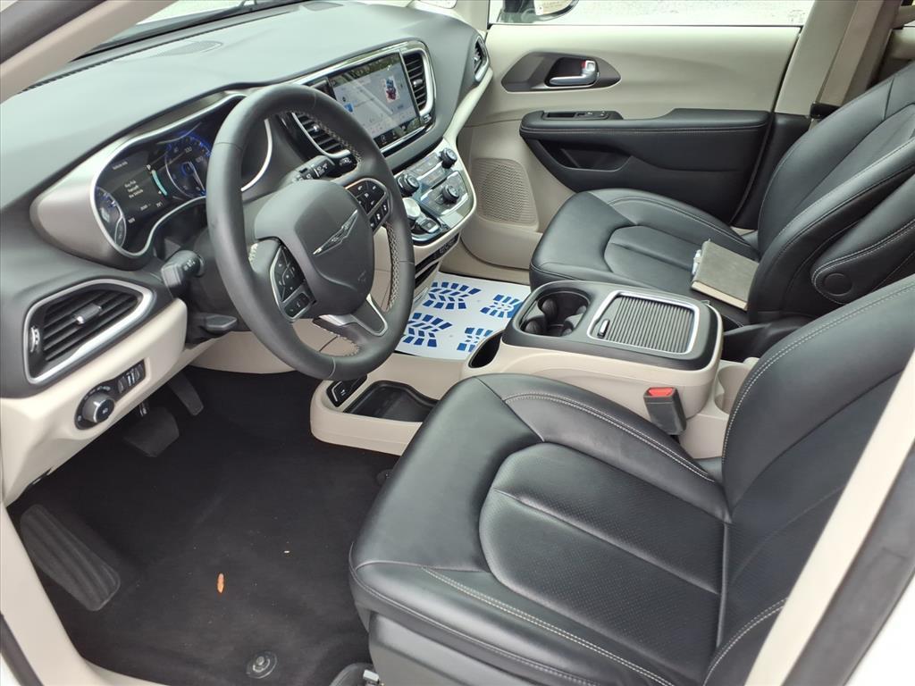 used 2024 Chrysler Pacifica car, priced at $32,778