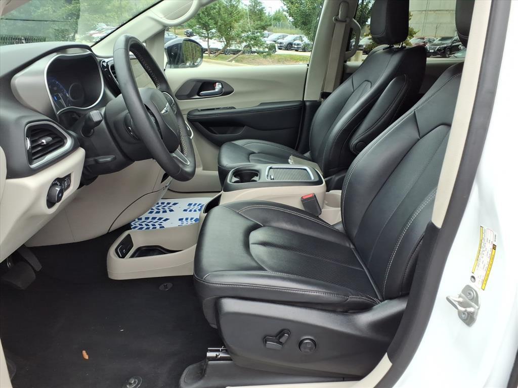 used 2024 Chrysler Pacifica car, priced at $32,778