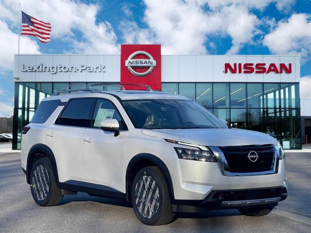 new 2025 Nissan Pathfinder car, priced at $44,075