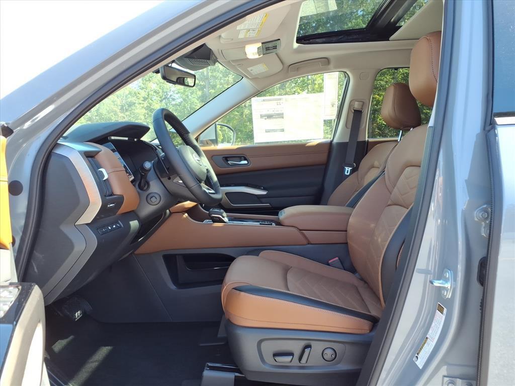 new 2025 Nissan Pathfinder car, priced at $45,332