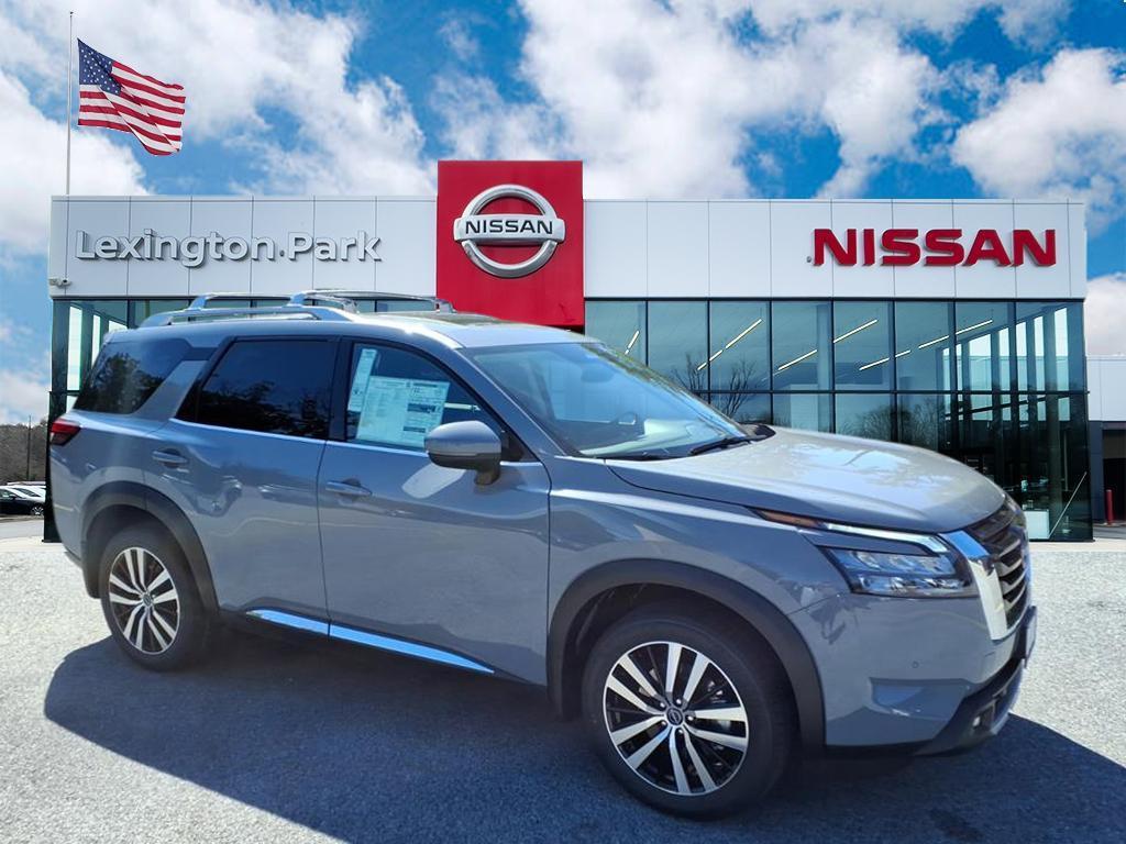 new 2025 Nissan Pathfinder car, priced at $45,332