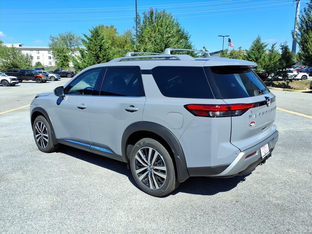 new 2025 Nissan Pathfinder car, priced at $45,332