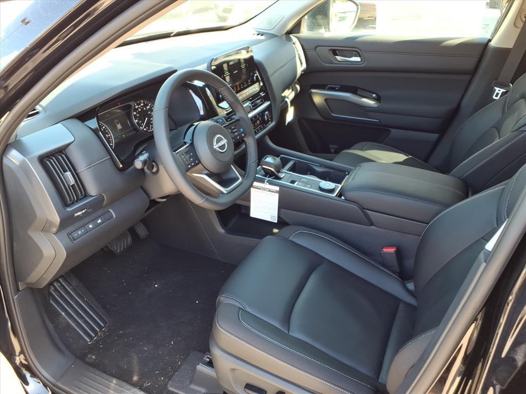 new 2025 Nissan Pathfinder car, priced at $40,553