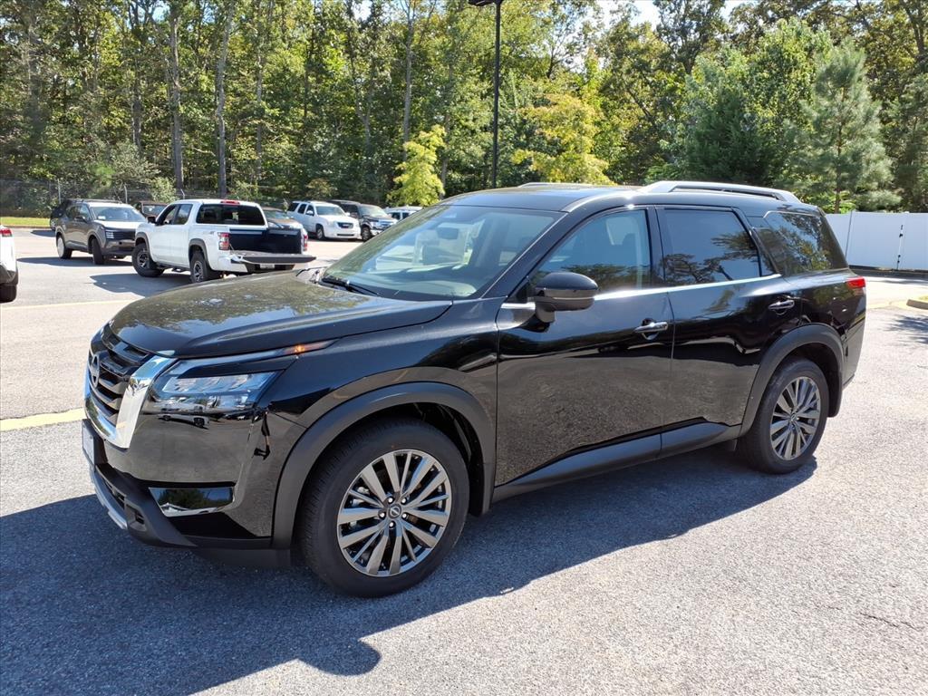 new 2025 Nissan Pathfinder car, priced at $40,553