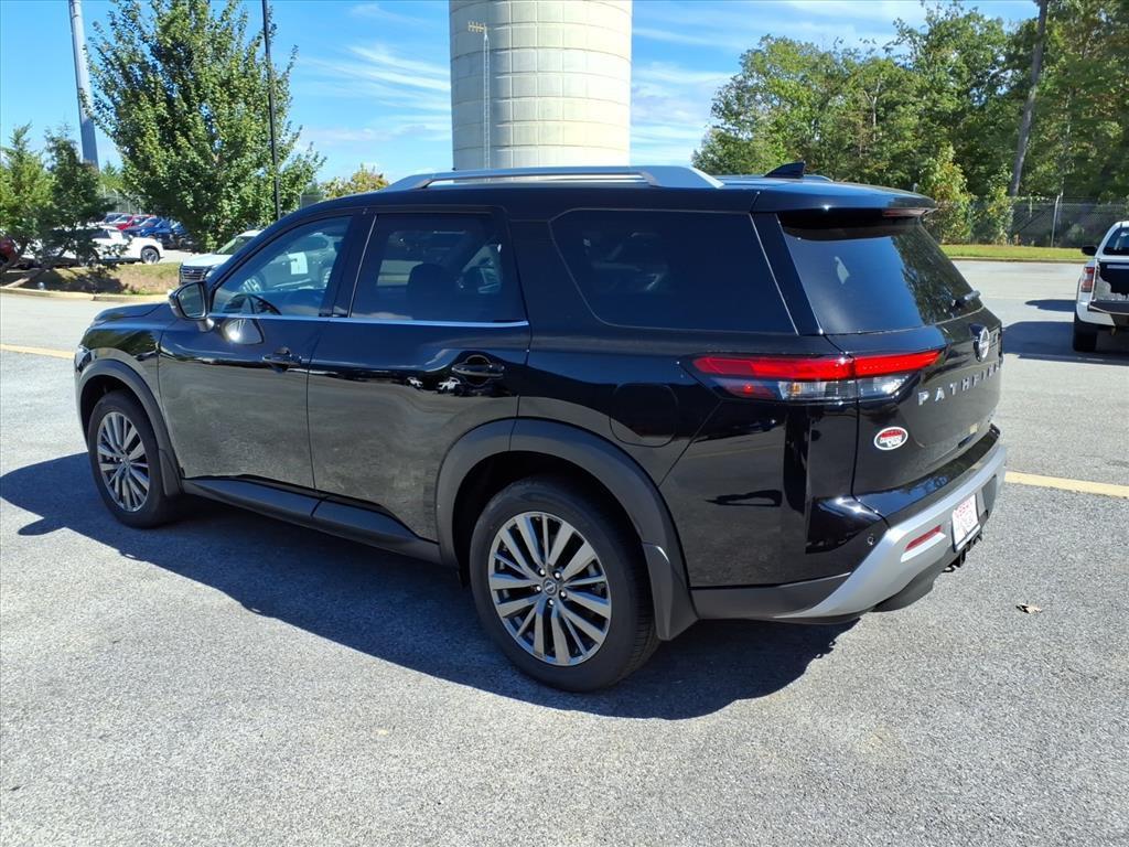 new 2025 Nissan Pathfinder car, priced at $40,553