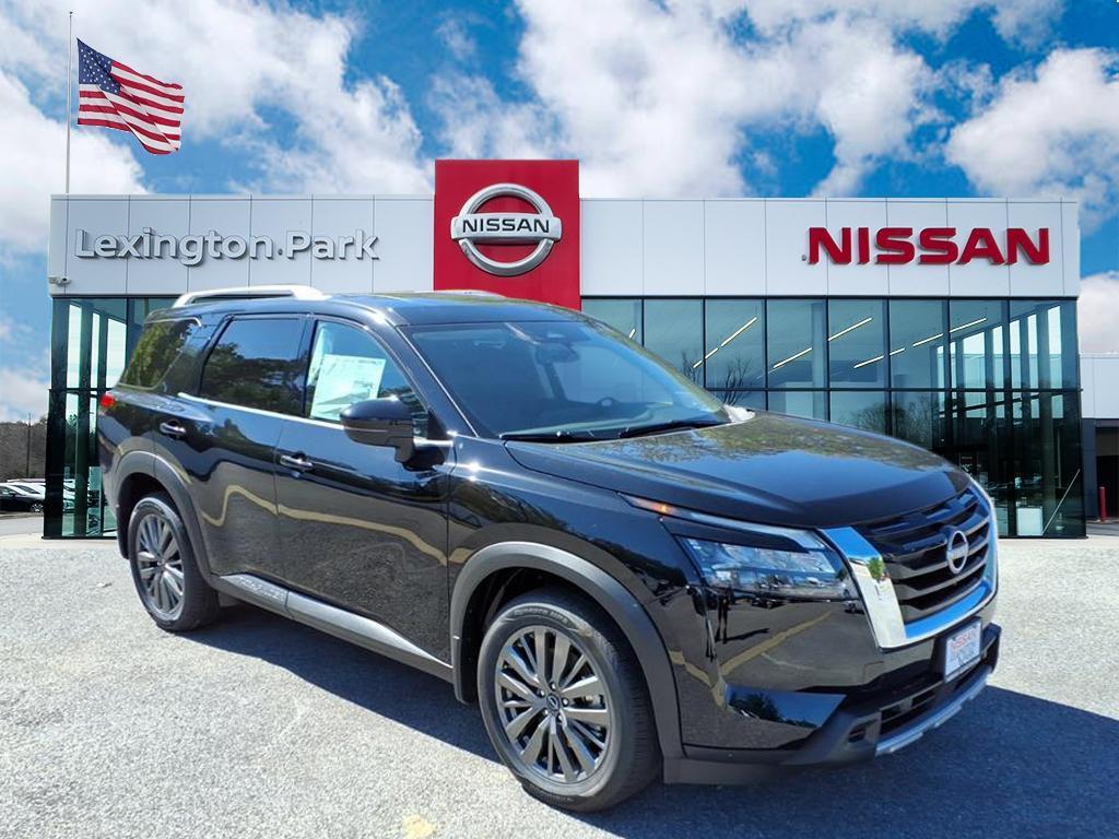 new 2025 Nissan Pathfinder car, priced at $40,553