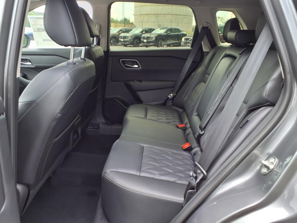 new 2025 Nissan Rogue car, priced at $39,178