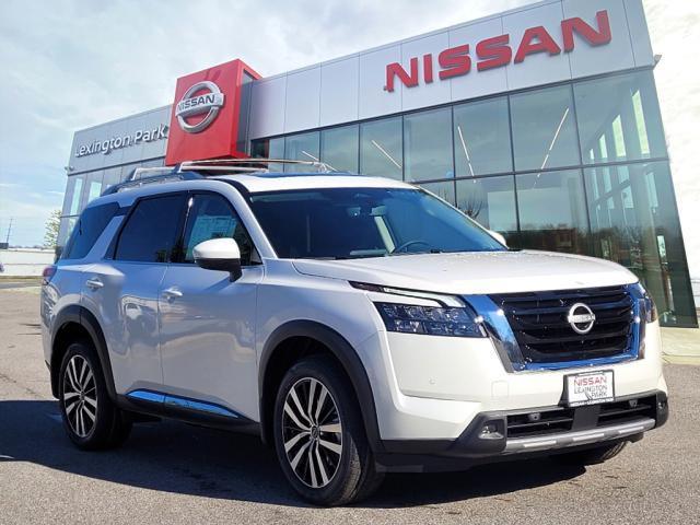 new 2025 Nissan Pathfinder car, priced at $48,705