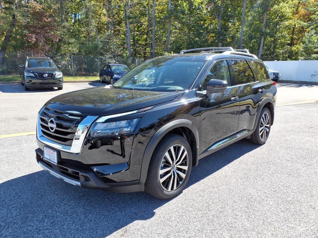 new 2025 Nissan Pathfinder car, priced at $44,622