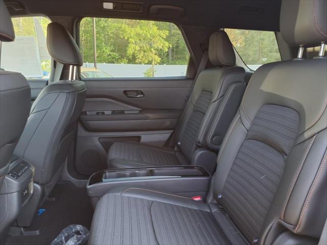 new 2025 Nissan Pathfinder car, priced at $42,157