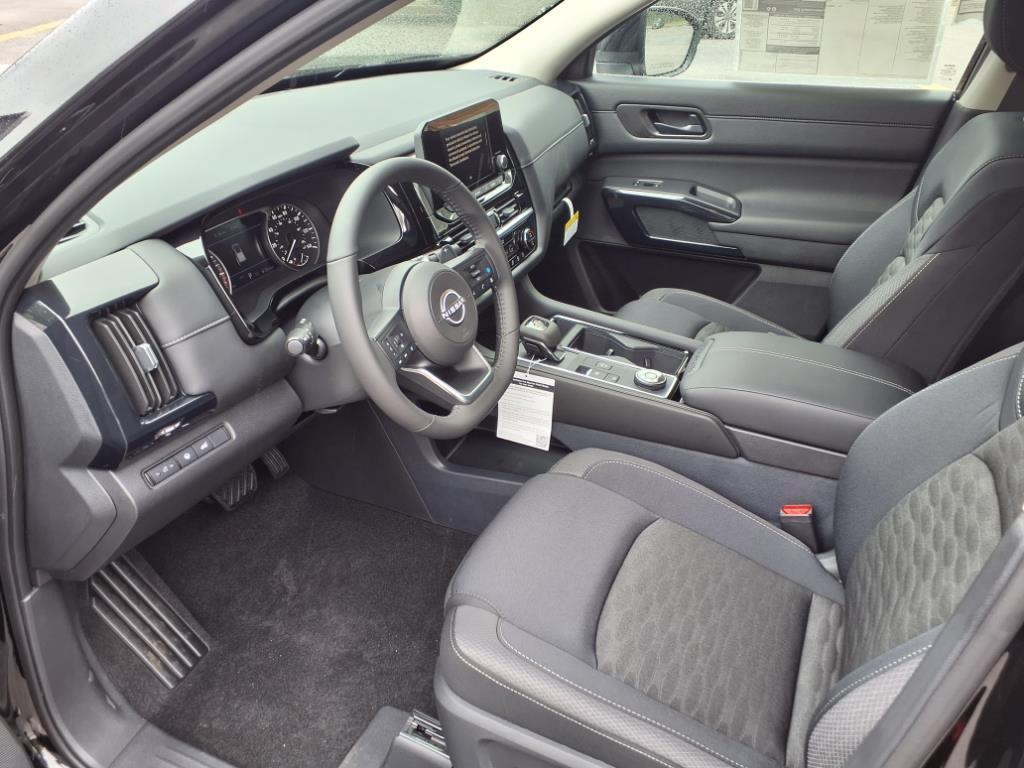 new 2025 Nissan Pathfinder car, priced at $35,891