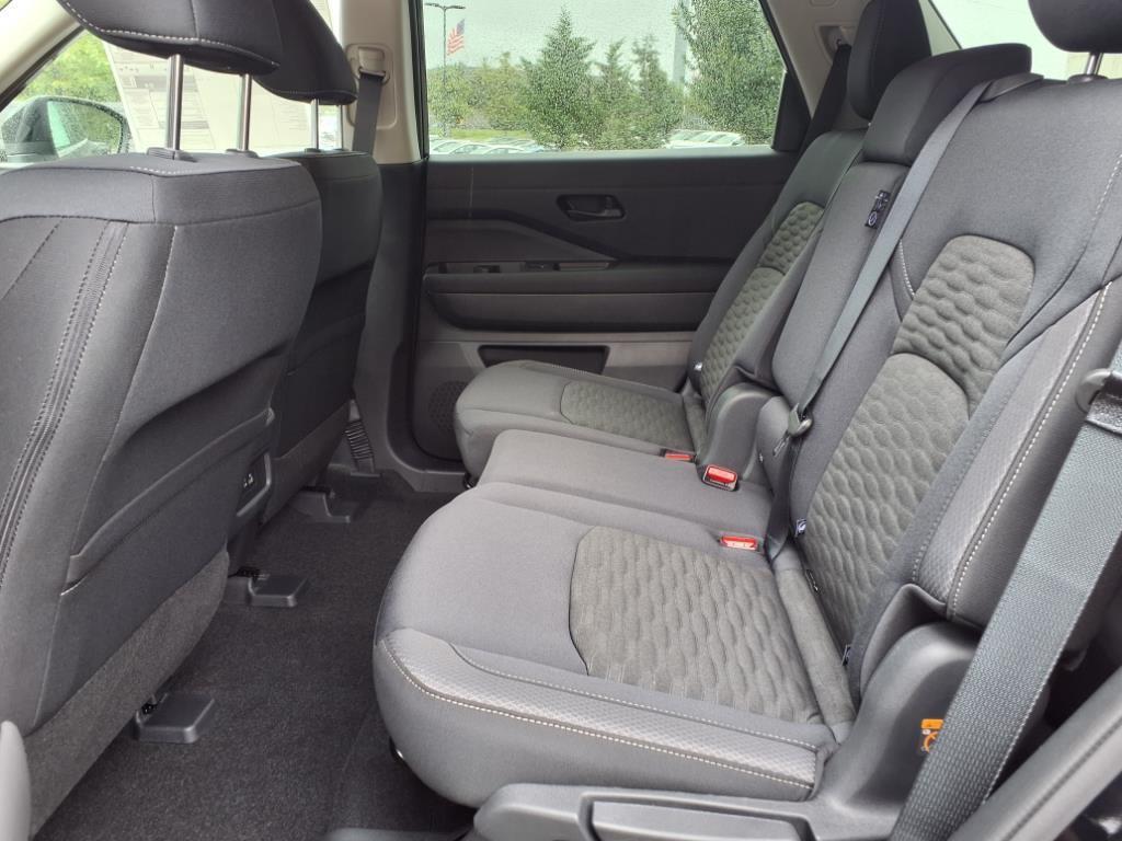 new 2025 Nissan Pathfinder car, priced at $35,891