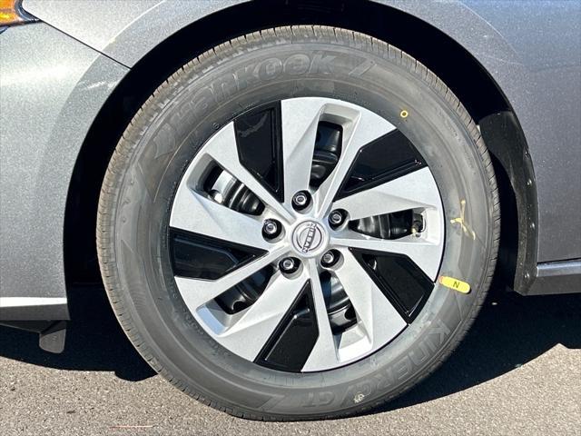 new 2025 Nissan Altima car, priced at $25,495