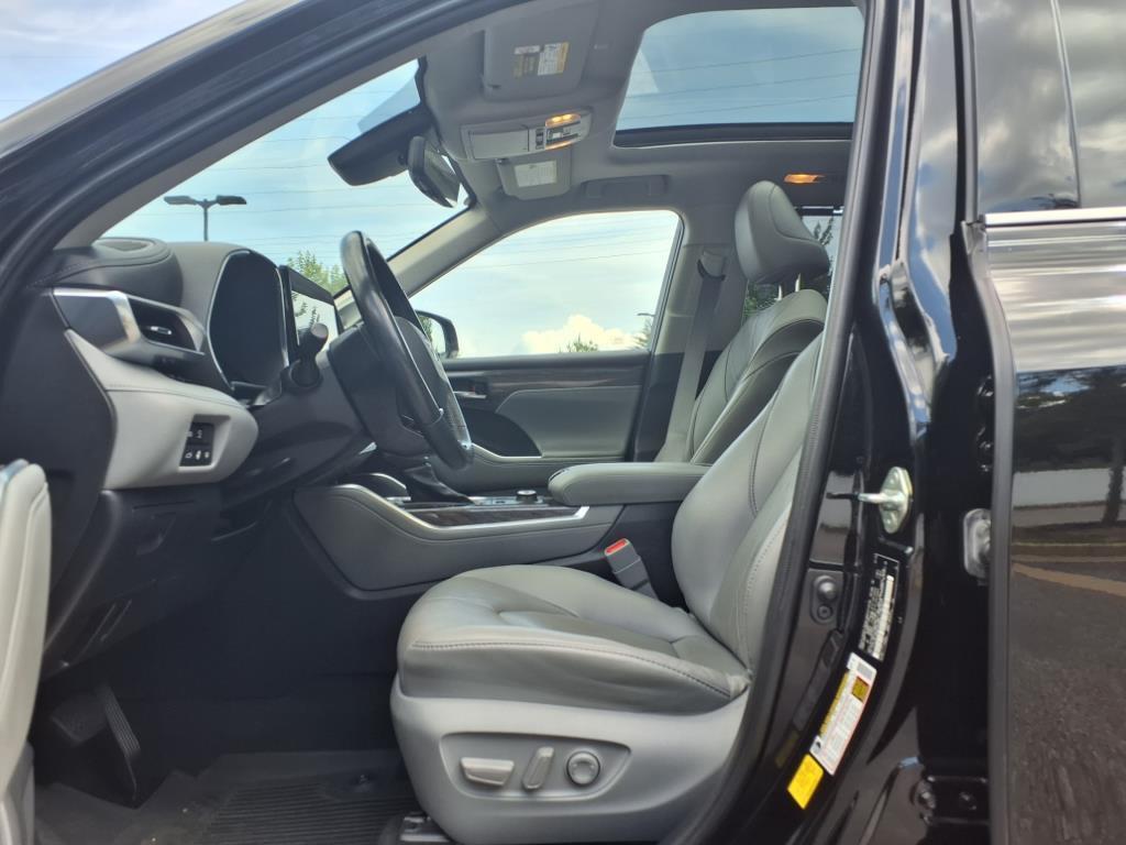 used 2020 Toyota Highlander car, priced at $34,688