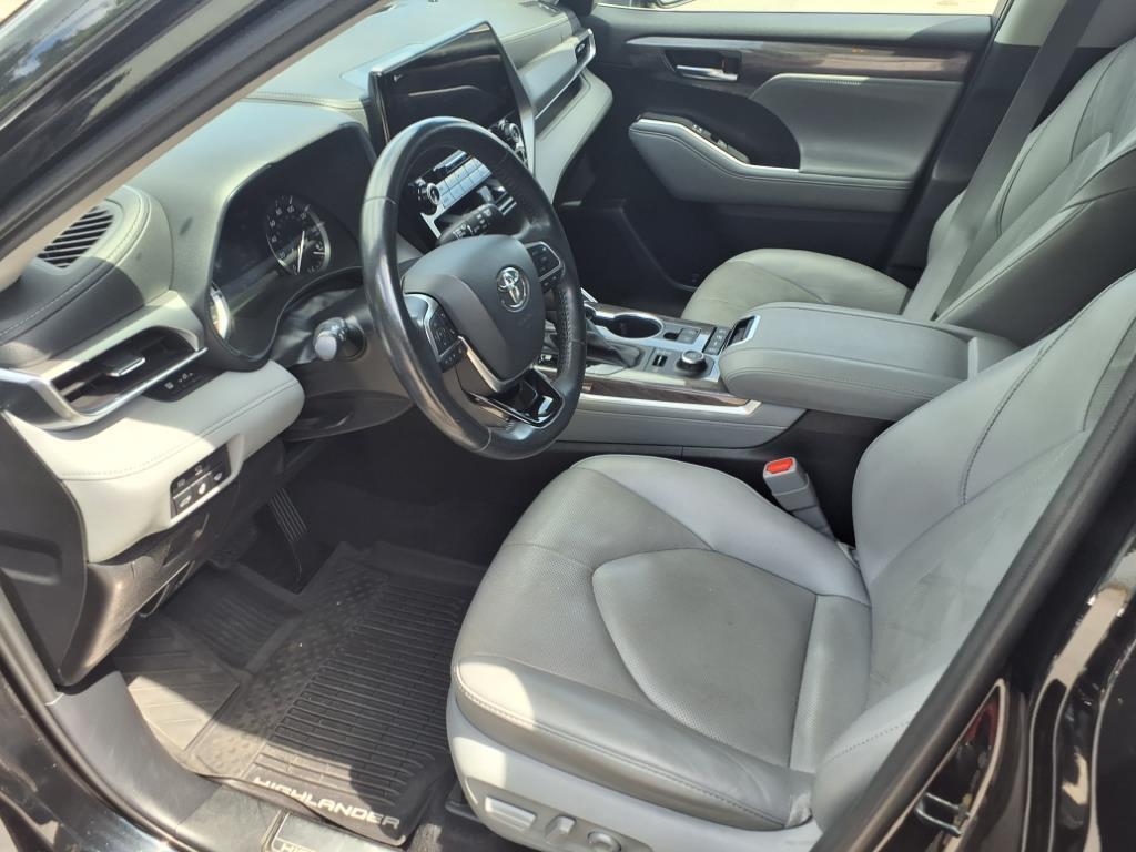 used 2020 Toyota Highlander car, priced at $34,688
