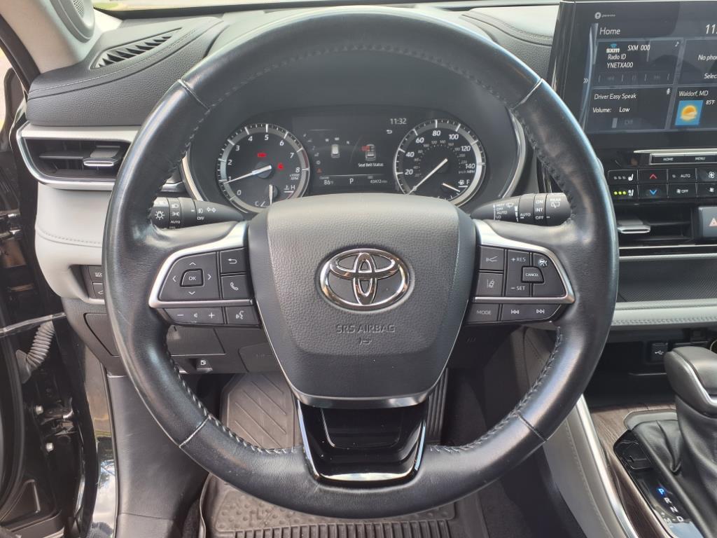 used 2020 Toyota Highlander car, priced at $34,688