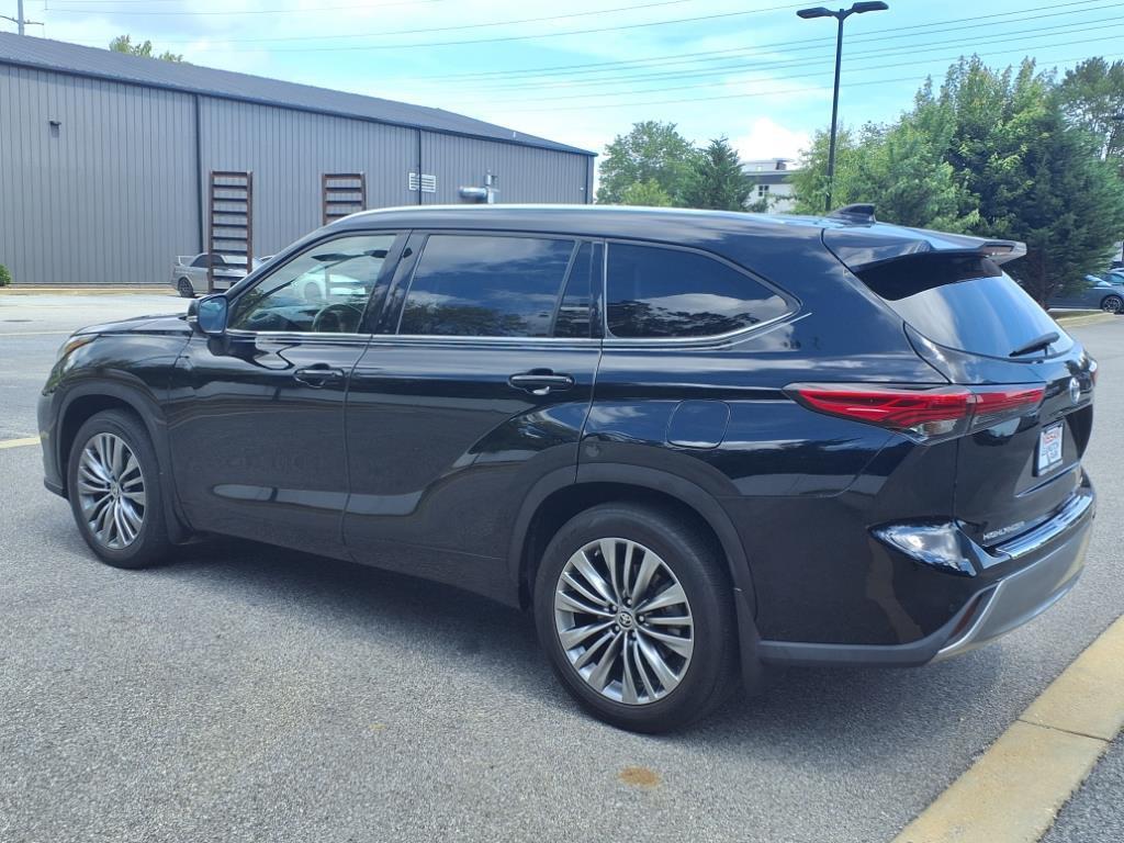 used 2020 Toyota Highlander car, priced at $34,688