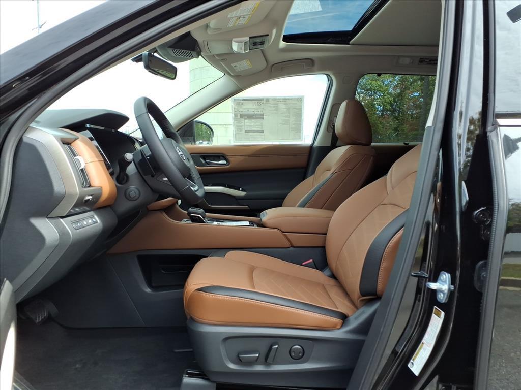new 2025 Nissan Pathfinder car, priced at $44,622