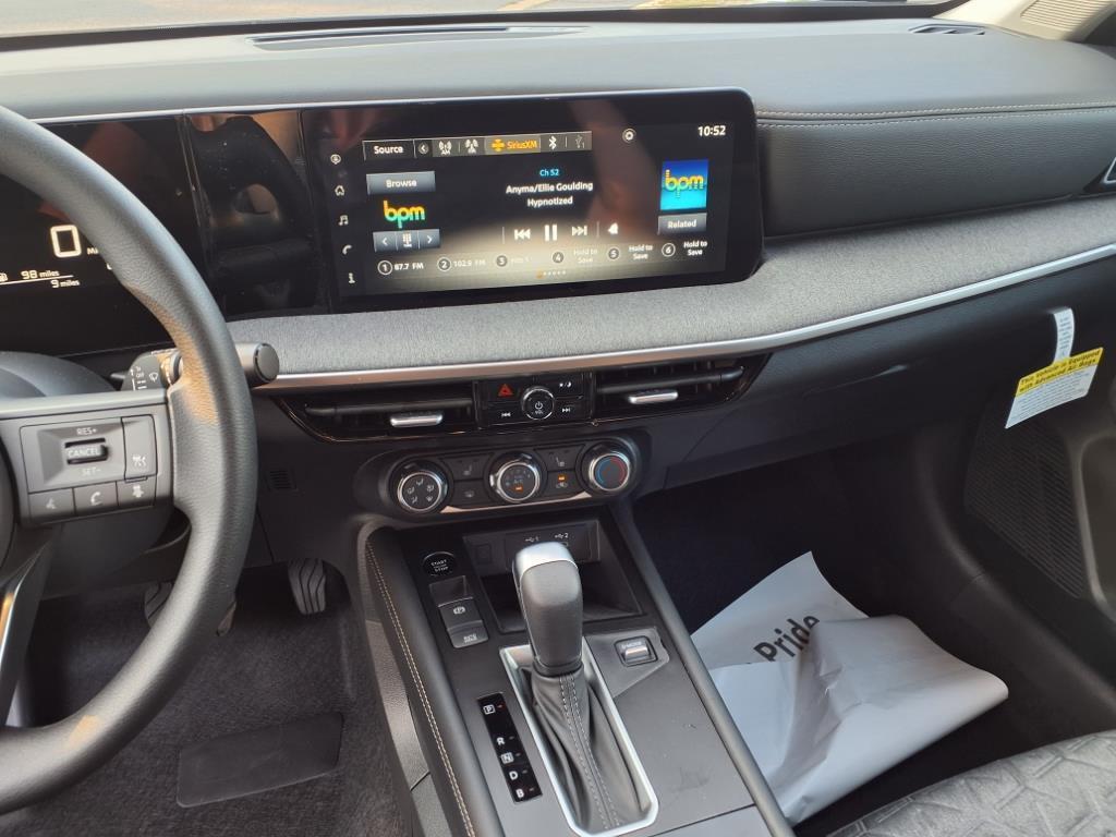 new 2025 Nissan Kicks car, priced at $25,812