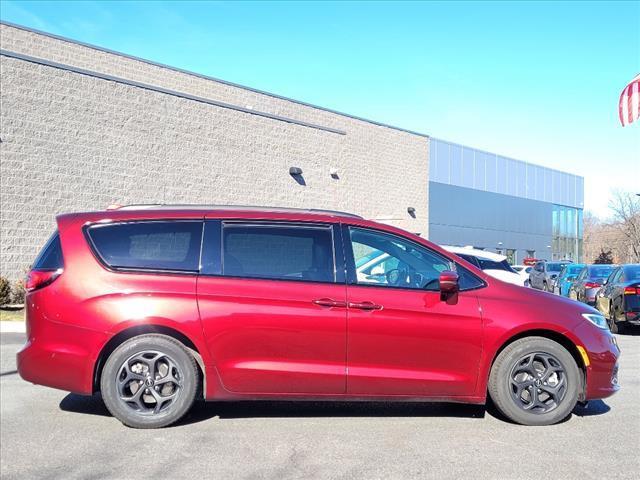 used 2021 Chrysler Pacifica Hybrid car, priced at $23,995