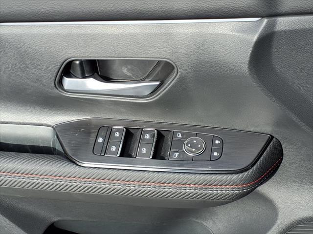 new 2025 Nissan Kicks car, priced at $27,010
