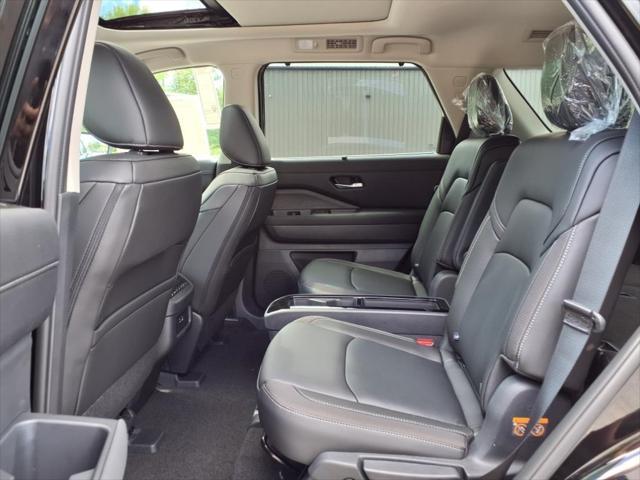 new 2025 Nissan Pathfinder car, priced at $43,055