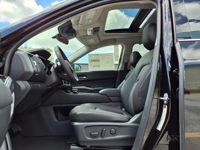 new 2025 Nissan Pathfinder car, priced at $43,055