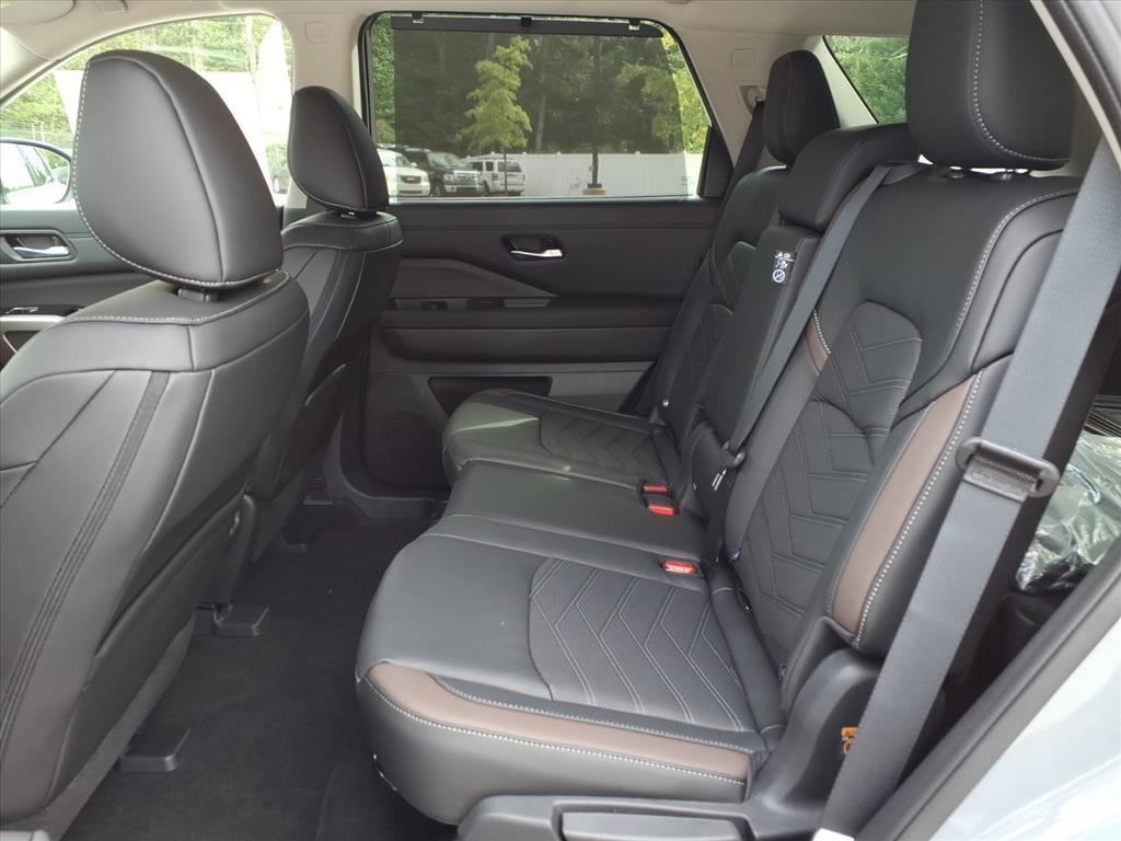 new 2025 Nissan Pathfinder car, priced at $45,486