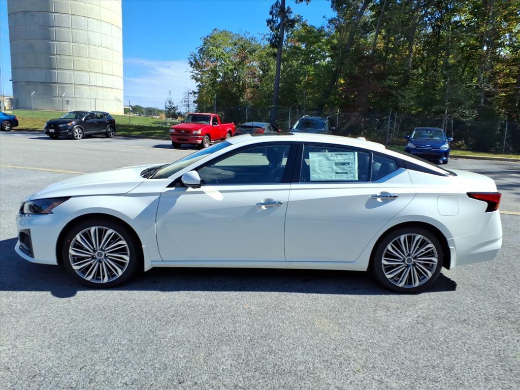 new 2025 Nissan Altima car, priced at $33,426