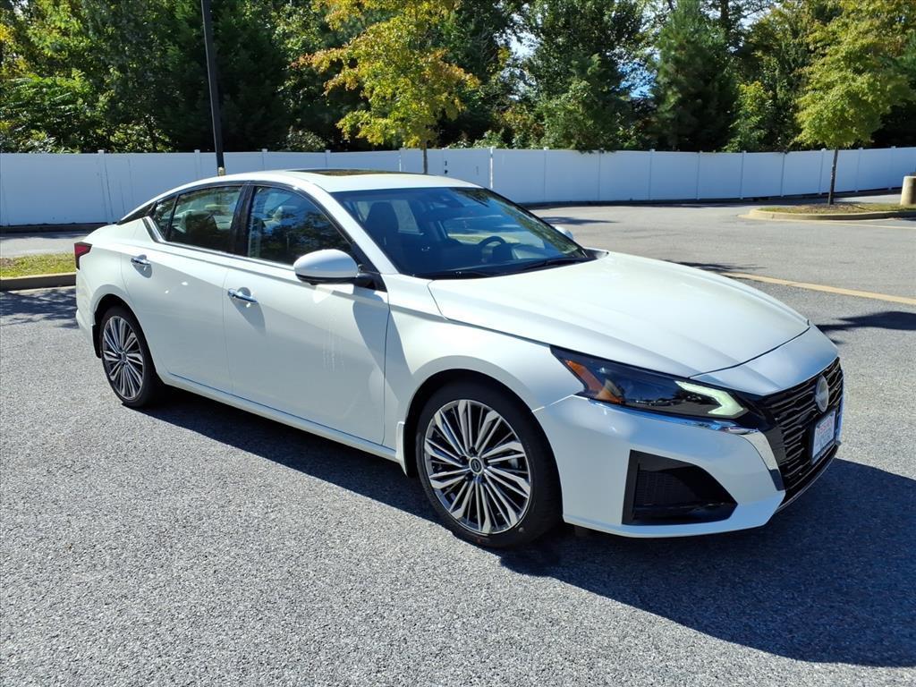 new 2025 Nissan Altima car, priced at $33,426