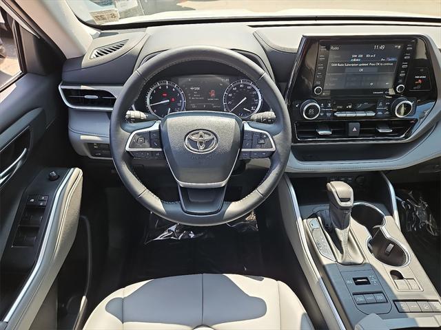 used 2022 Toyota Highlander car, priced at $37,991