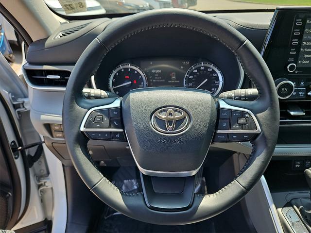 used 2022 Toyota Highlander car, priced at $37,991