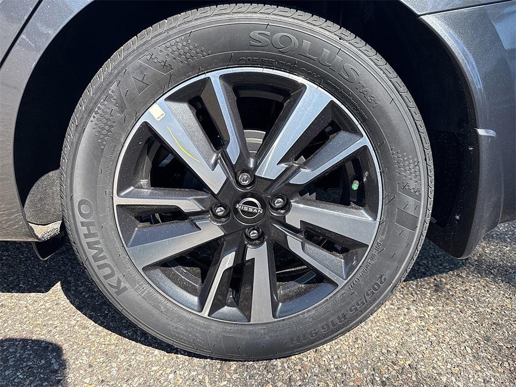 new 2025 Nissan Versa car, priced at $21,016