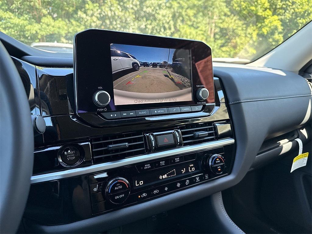 new 2025 Nissan Pathfinder car, priced at $40,651