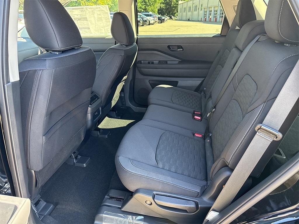 new 2025 Nissan Pathfinder car, priced at $40,651