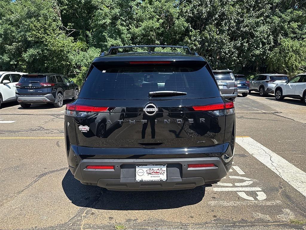 new 2025 Nissan Pathfinder car, priced at $40,651