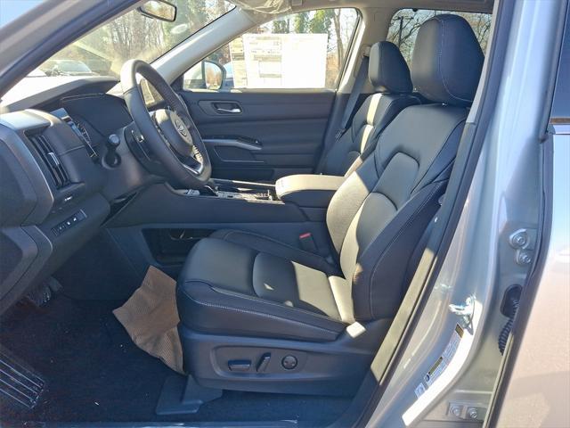 new 2025 Nissan Pathfinder car, priced at $45,746