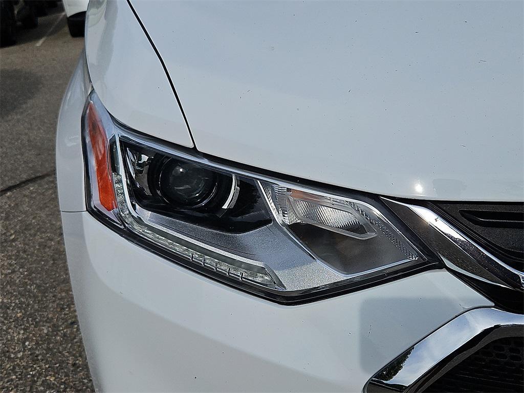 used 2021 Chevrolet Traverse car, priced at $18,000